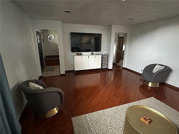 2nd image of 22 Dawn Dr