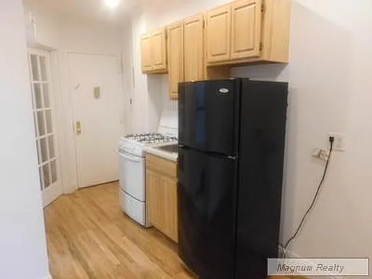 Rented by Magnum Realty Holdings, LLC | media 26