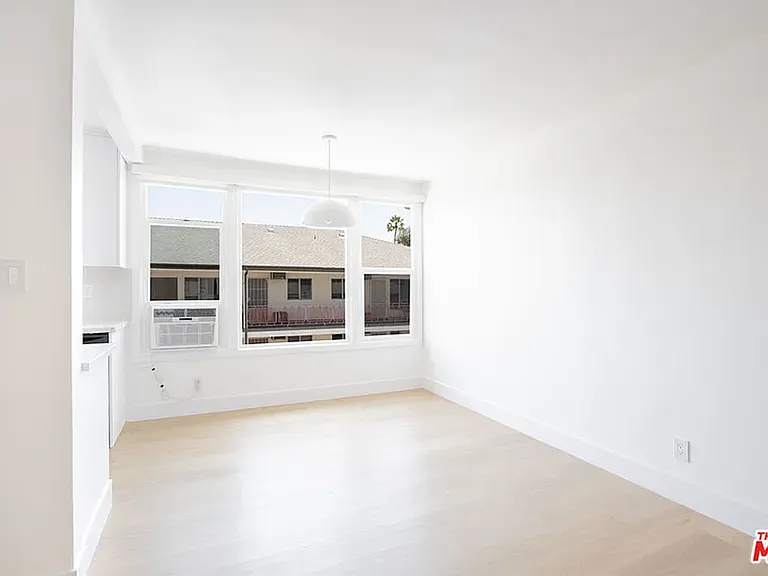 1000 N Curson — Photo 39