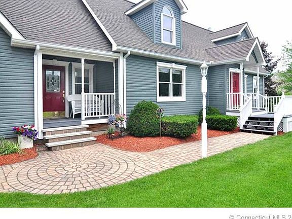 FRONT ENTRY / PAVER WALKWAY