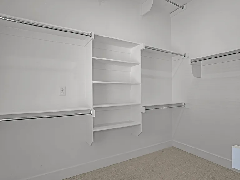 2553 Huxley Mews — Photo 12