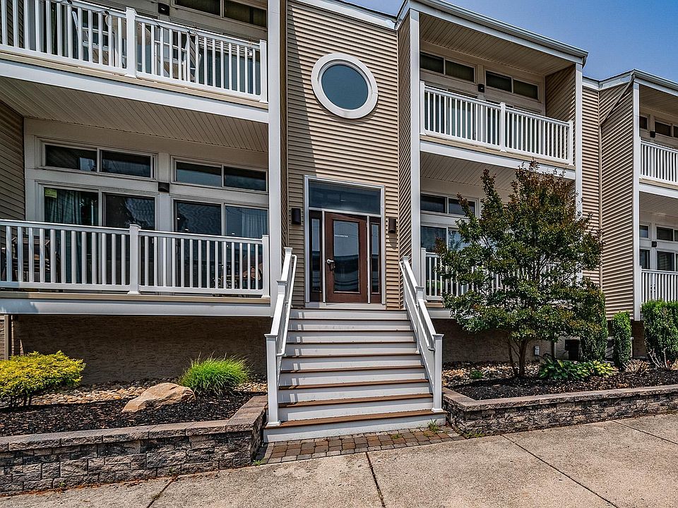 1st image of 700 Atlantic Ave #3