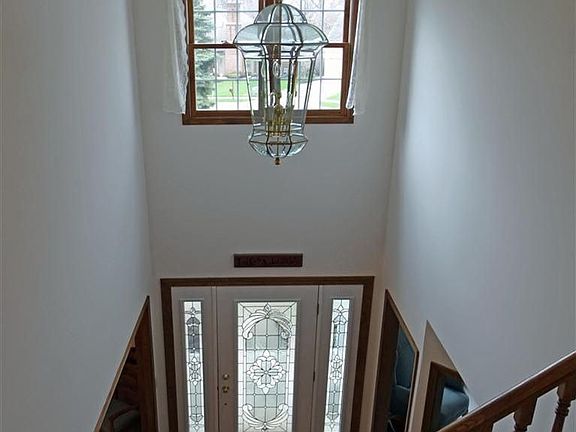 3rd image of 3919 Colonial Ct