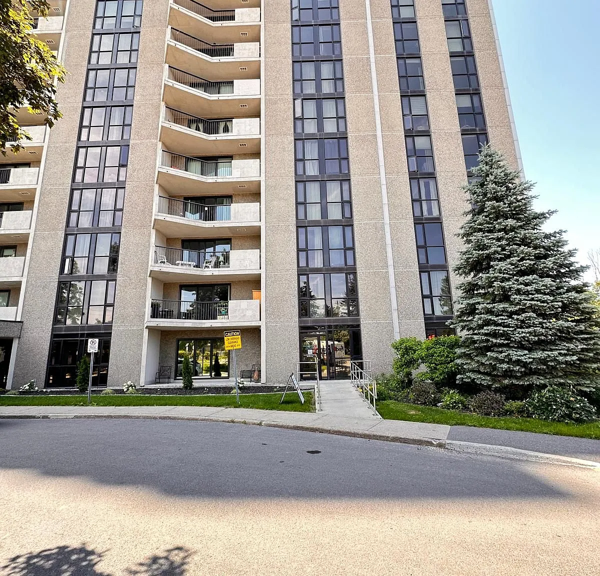 2 bed, $2,500 — Photo 3