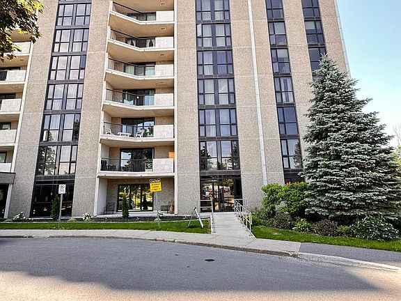 3rd image of 1025 Richmond Rd #907