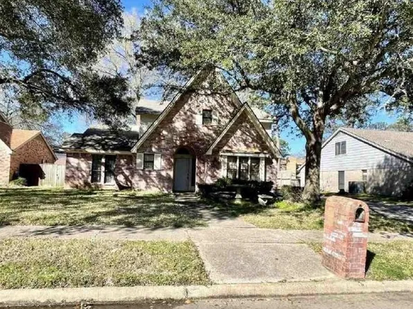 3800 September Dr, Baytown, TX 77521