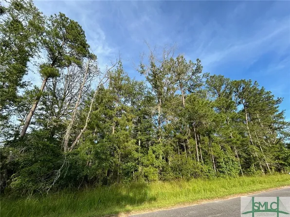 102 Trail South, Midway, GA 31320