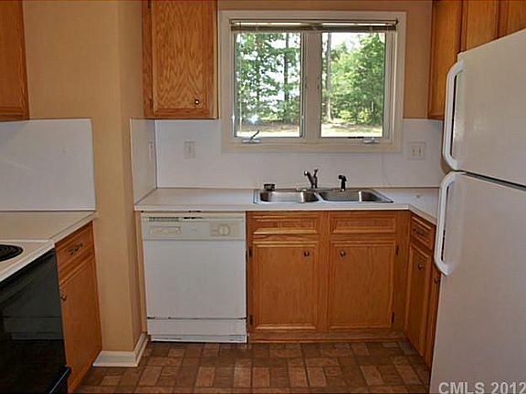 3rd image of 2657 White Oak Court Ext