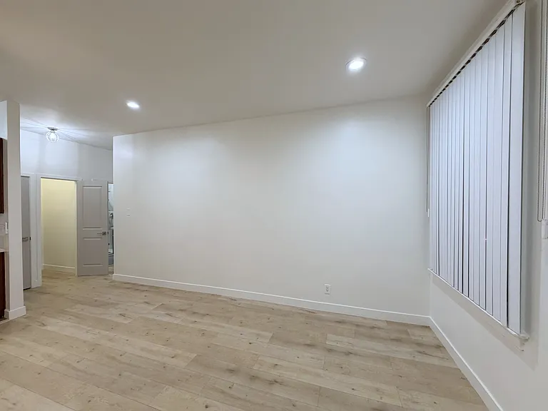 2345 Lincoln Park — Photo 29