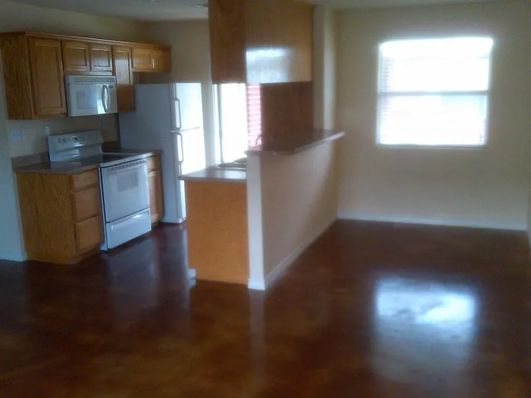 2203 Ridgeview — Photo 2