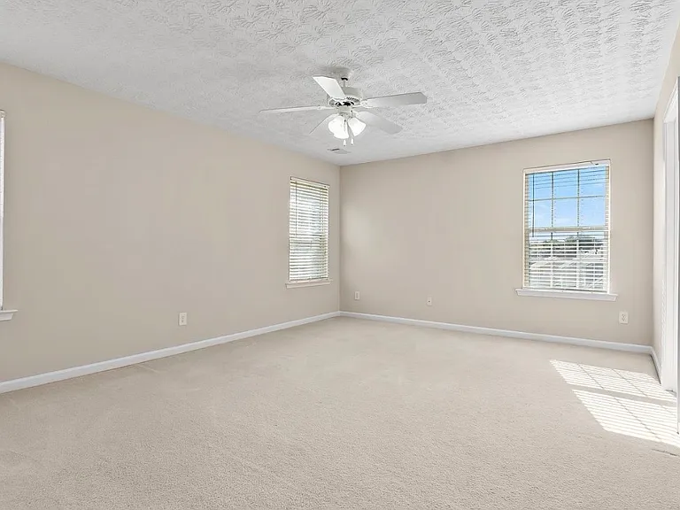317 Franklin St — Photo 9
