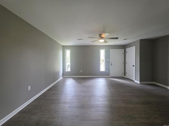 3rd image of 407 Rock St