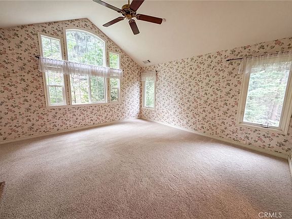 4th image of 295 Fairway Dr