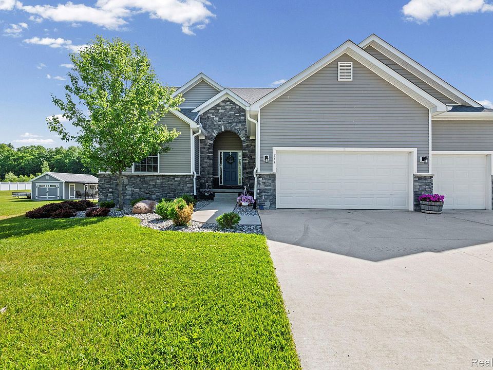1st image of 751 Nelson William Dr