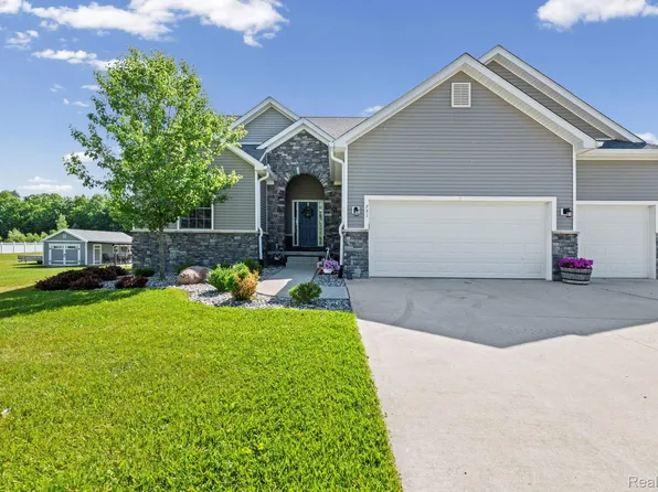 751 Nelson William Dr, Brandon, MI 48462