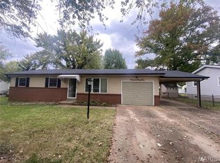 1445 Fairmeadows Ln, Saint Louis, MO 63138