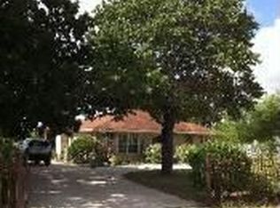 212 Cimarron Dr, Floresville, TX 78114