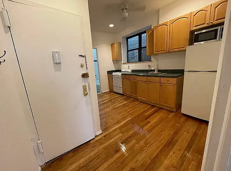 57 Clinton Street — Photo 1