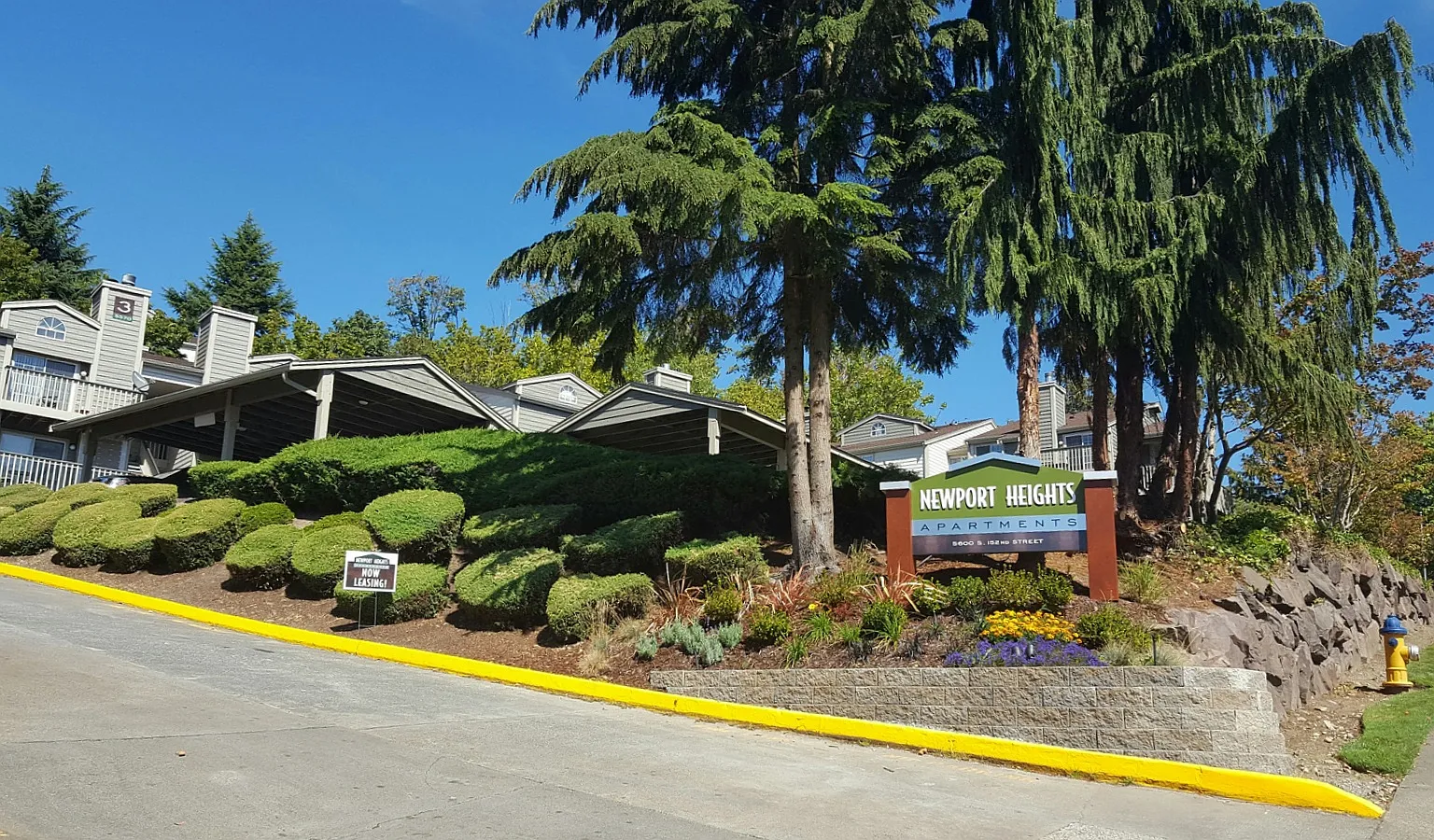Newport Heights Apartments — Photo 3