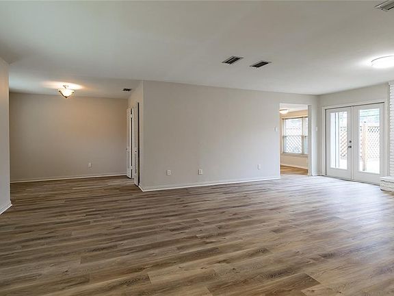 4th image of 3136 Whitemarsh Cir