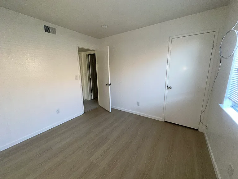 2859 Honeysuckle Cir — Photo 17