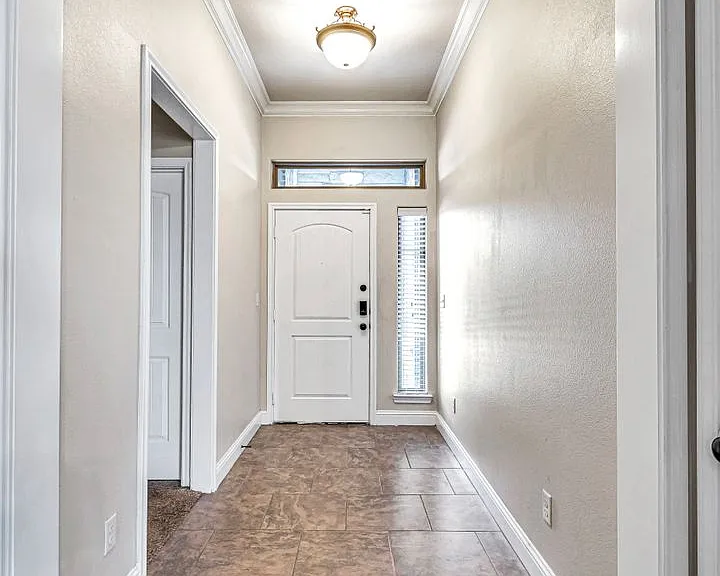 423 O'Rourke St — Photo 2