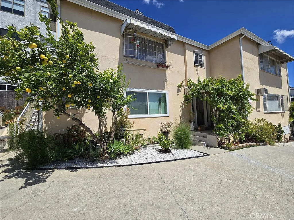 1 bed, 550 sqft, $2,200 — Photo 1