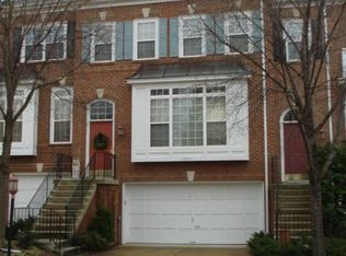 1995 Logan Manor Dr, Reston, VA 20190
