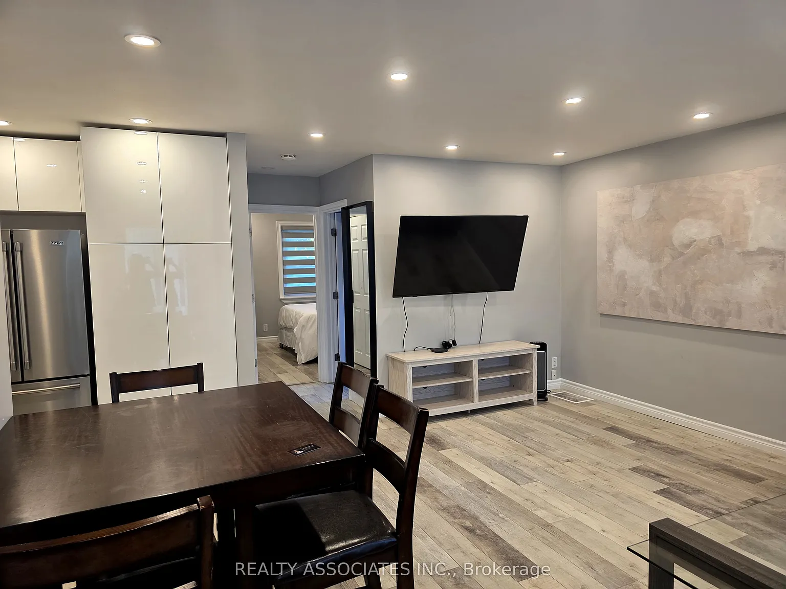 6 bed, $5,800 — Photo 4