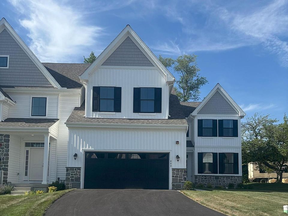 1st image of 400 Leahy Dr