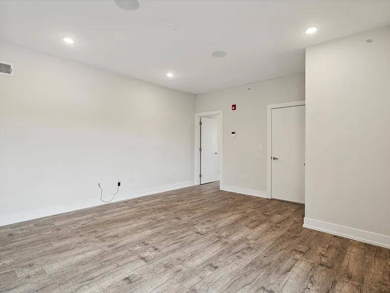 1829 E Sergeant St #8 — Photo 15
