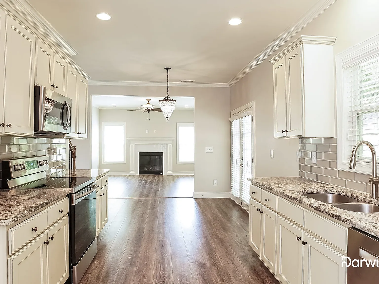 3 bed, 2.5 bath, 2092 sqft, $2,485 — Photo 3