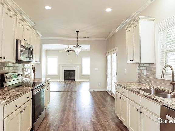 3rd image of 750 Clemmons Crossing Ct