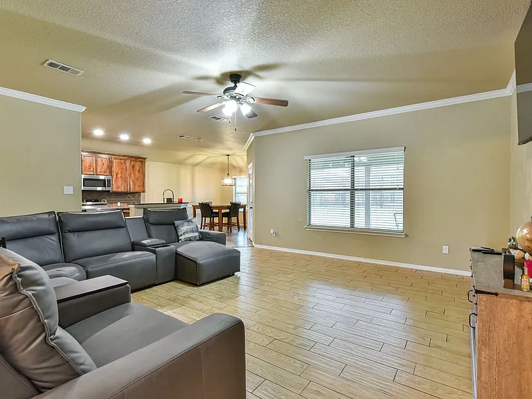 3410 Horizon St — Photo 7
