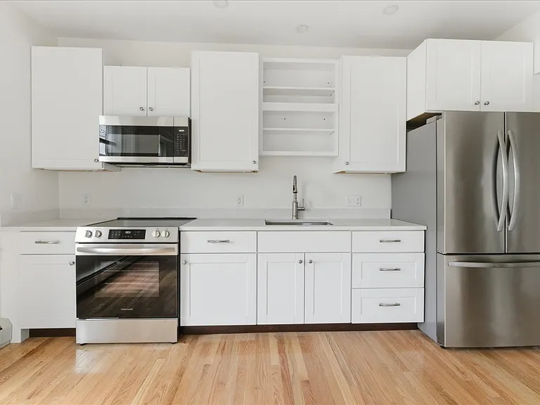 16 Central St #1 — Photo 9