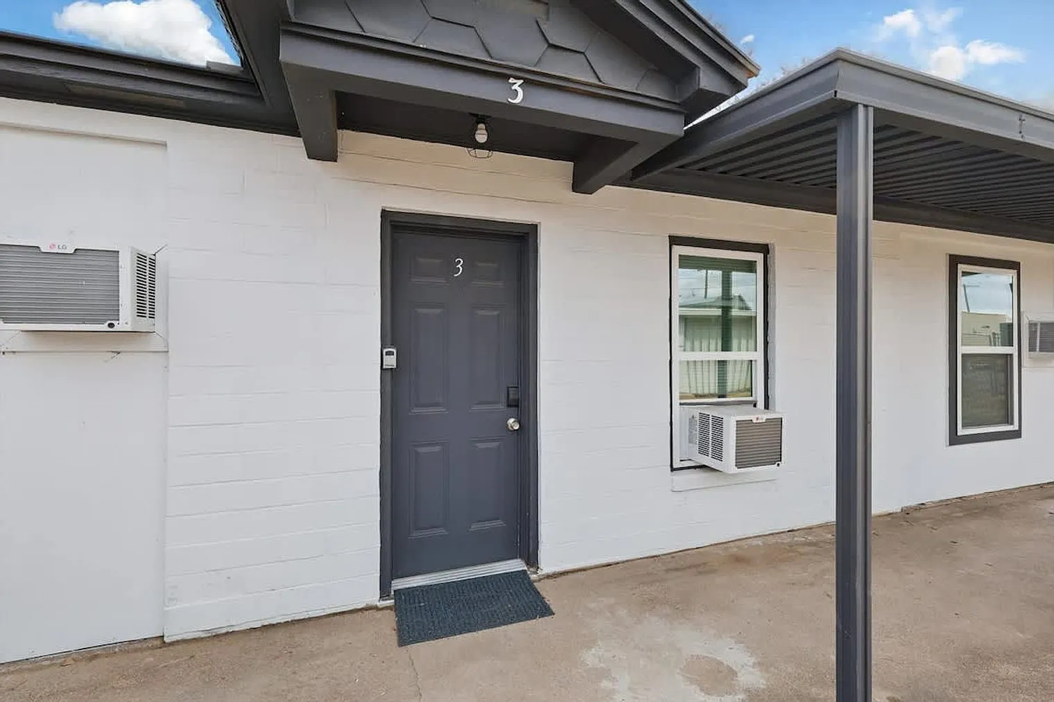 2 bed, 1.0 bath, 495 sqft, $3,373 — Photo 4