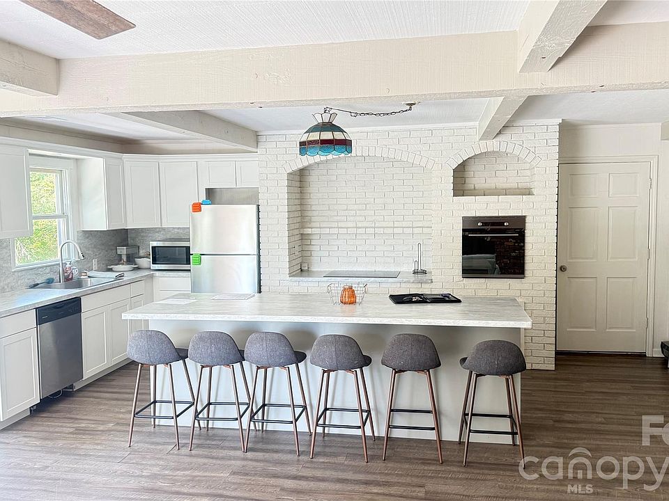 1st image of 1135 Iron Cir