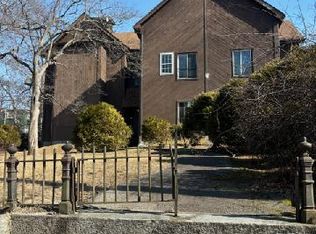 31 New London Ave #12, West Warwick, RI 02893