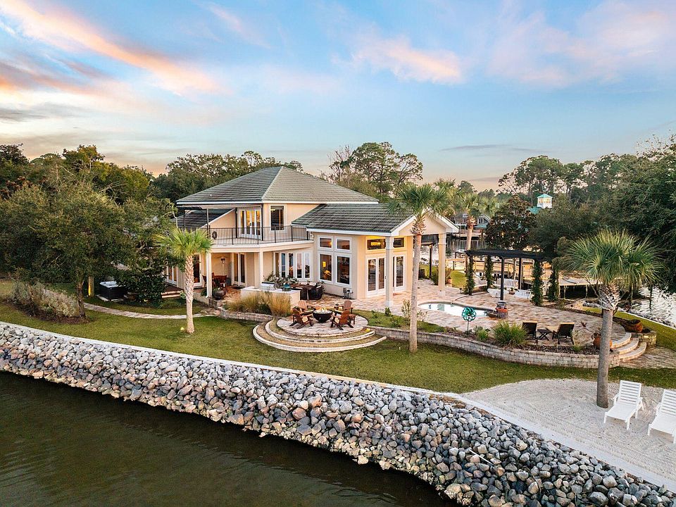 1st image of 221 Bay Circle Dr