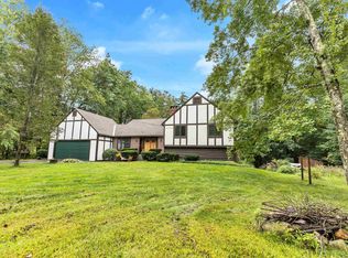 27 Cricket Corner Rd, Amherst, NH 03031