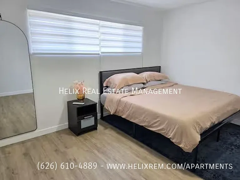 1313 Huntington Dr #7 — Photo 10