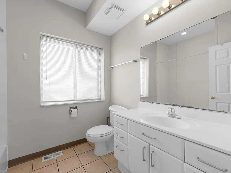 242 E 12th Ave #1 — Photo 8