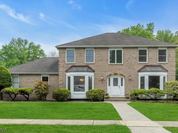 86 Silver Spring Ct, East Hanover Twp., NJ 07936