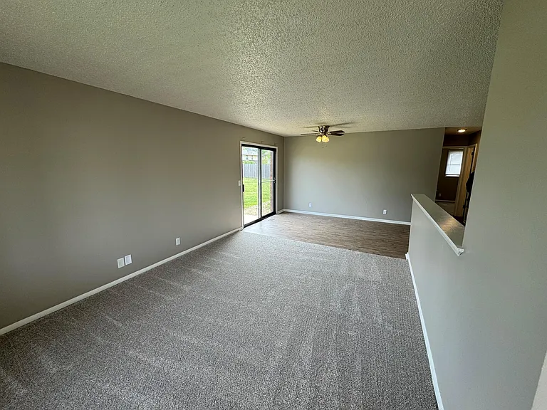 336 N Country Acres Ave — Photo 4