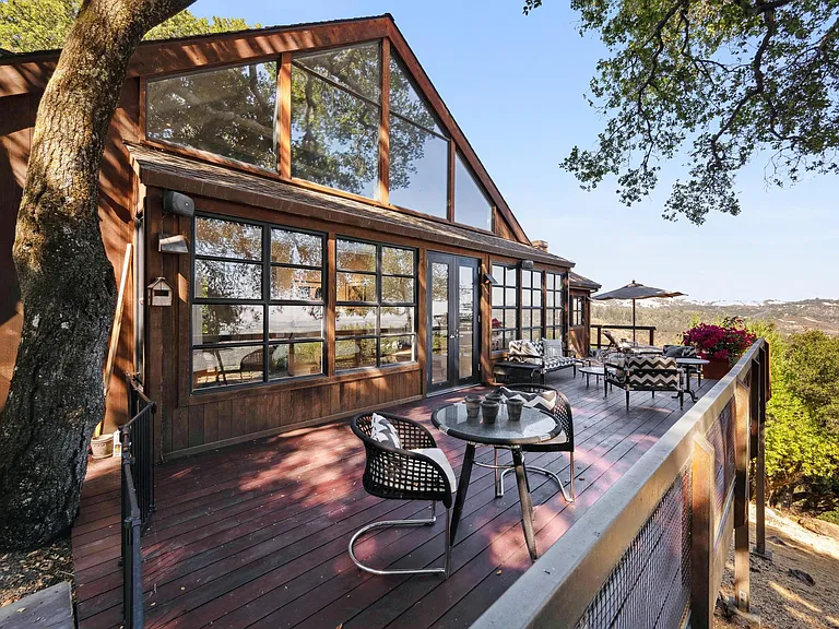 1090 Bart Rd — Photo 4