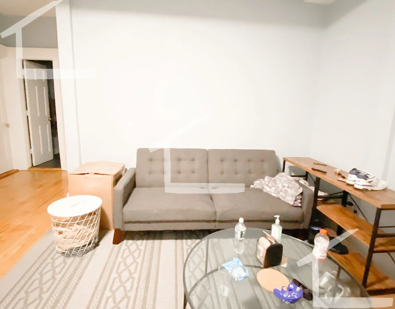Nicely renovated 4 bed 2 bath near the Green Line and BU. — Photo 4