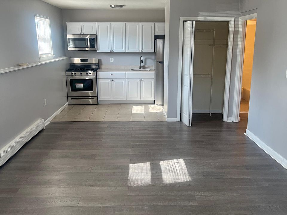 1st image of 215 Pearl St APT 3
