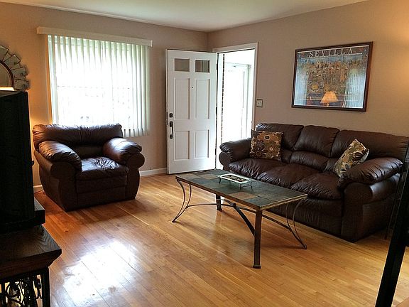 2nd image of 2589 Bonnie Dr