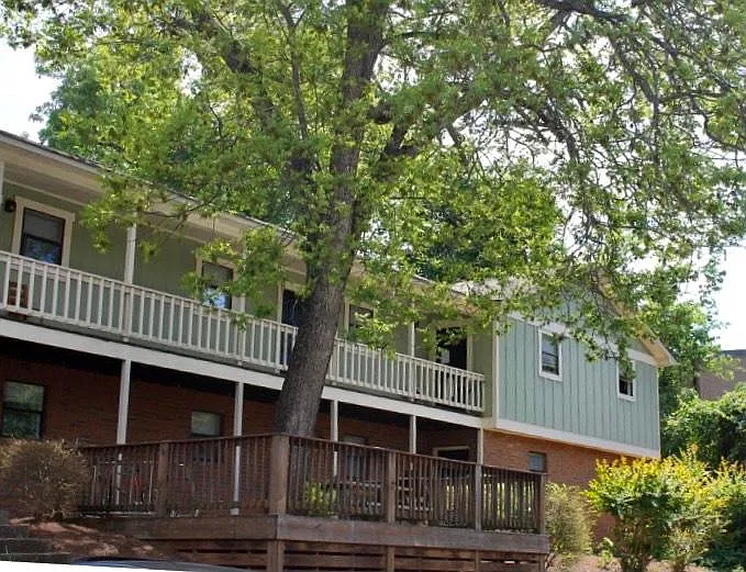 225 China St #5