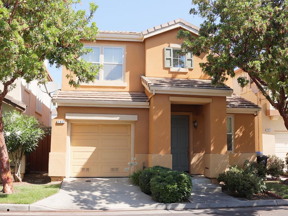 1st image of 2937 Vineyard Park Dr